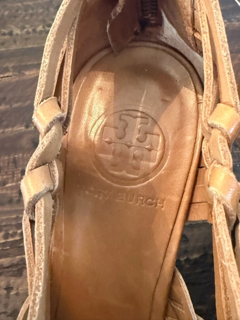Tory Burch Woven Leather Wedge Sandals in Tan, size 8 - Picture 5 of 8